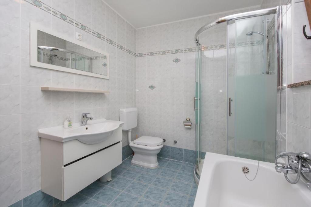 Apartments "Alen" Nedeščina Kültér fotó