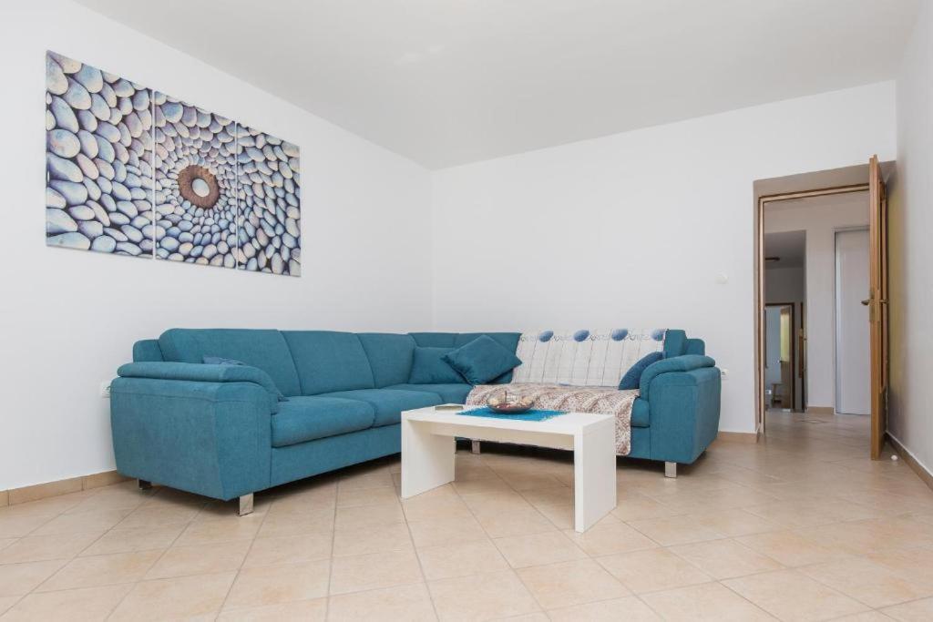 Apartments "Alen" Nedeščina Kültér fotó