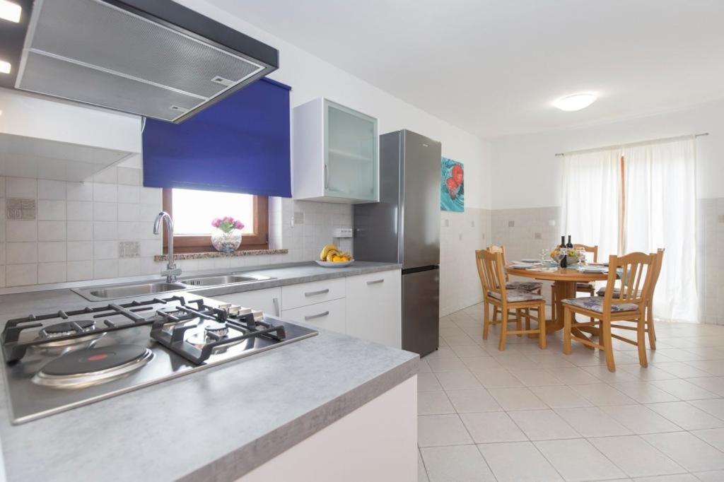 Apartments "Alen" Nedeščina Kültér fotó
